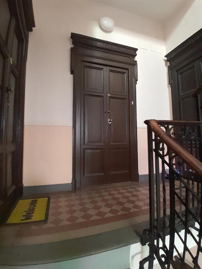 Appartamento Martina, Silenzioso A 100 Metri Dalla Metropolitana Мілан Екстер'єр фото